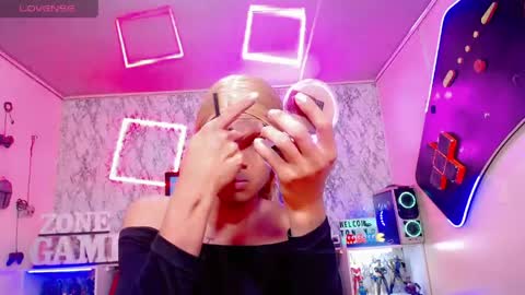 Snapshot of karol_vanessa__ chatting on May 2026 11:38:01 AM karol Vanessa online show from May 2026 11:38:01 AM