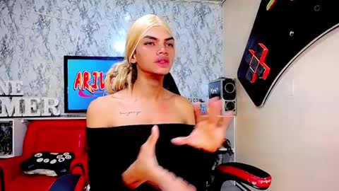 Snapshot of karol_vanessa__ chatting on May 2026 11:25:01 AM karol Vanessa online show from May 2026 11:25:01 AM