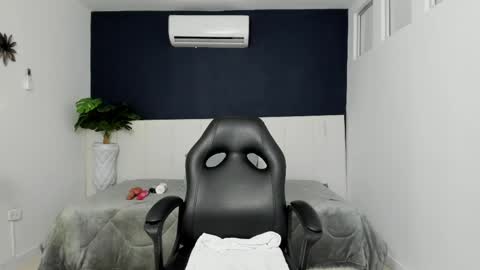 katalina online show from April 2026 10:21:02 AM