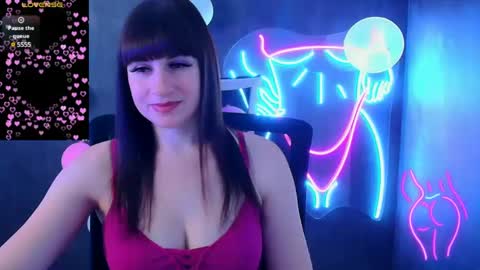 Caroline online show from March 2025 06:27:01 AM