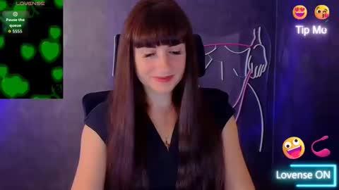 Caroline online show from September 2025 05:44:01 AM