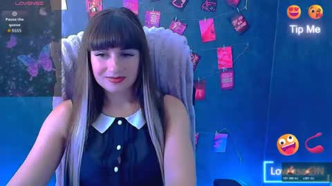 Snapshot of karolina_mia chatting on July 2026 06:01:01 AM Caroline online show from July 2026 06:01:01 AM