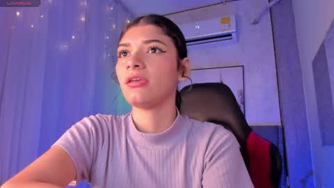 Snapshot of karolina_vince chatting on April 2026 06:59:02 PM Karo online show from April 2026 06:59:02 PM