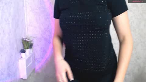 Karolina online show from November 2025 06:45:02 AM