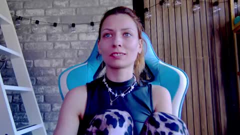 karoline121 online show from March 2025 01:39:01 PM