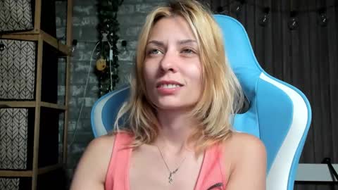 karoline121 online show from September 2025 11:51:02 PM