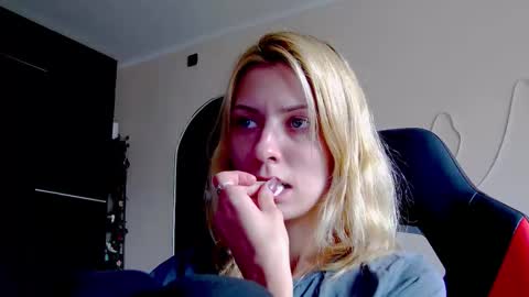 karoline121 online show from October 2025 08:09:02 AM