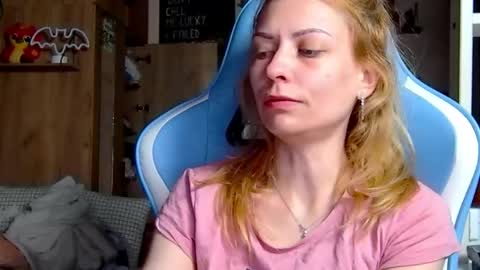 karoline121 online show from March 2026 03:23:02 AM