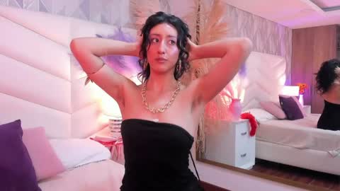 karoline_lux online show from April 2026 12:35:01 PM