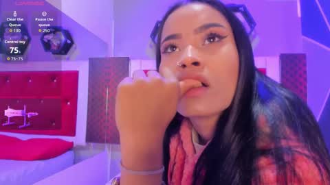 Snapshot of karoll014 chatting on December 2025 12:10:01 PM Karol online show from December 2025 12:10:01 PM