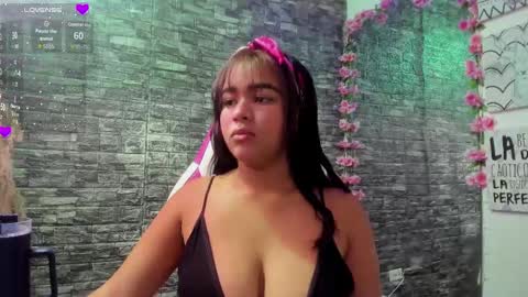 Snapshot of karoll__sex chatting on October 2025 12:28:02 PM KAROLL online show from October 2025 12:28:02 PM