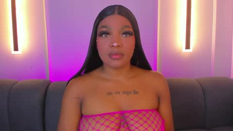 Snapshot of karolwhite_ chatting on June 2026 03:51:02 AM Karol online show from June 2026 03:51:02 AM
