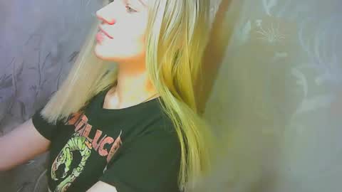 Caroline Fox online show from September 2025 08:14:01 AM