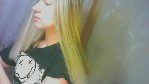 Caroline Fox online show from September 2025 08:37:02 AM