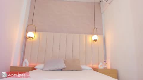 Snapshot of kassia_kim chatting on September 2025 04:23:02 AM Kassia online show from September 2025 04:23:02 AM