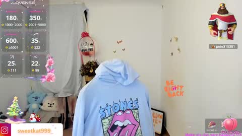 Snapshot of kat_ly_chan chatting on December 2024 08:27:02 PM Kat       online show from December 2024 08:27:02 PM