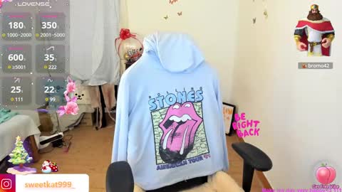 Snapshot of kat_ly_chan chatting on December 2024 07:54:01 PM Kat       online show from December 2024 07:54:01 PM