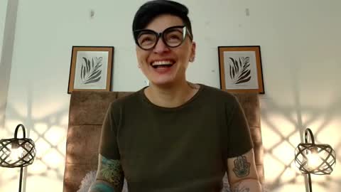 kat paradisse online show from February 2026 11:48:01 AM