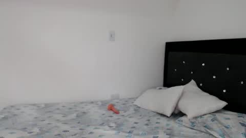 Snapshot of katalellabitch chatting on April 2026 01:16:02 PM katalellabitch online show from April 2026 01:16:02 PM