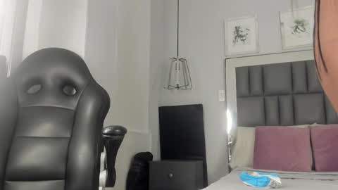 kataleya_west online show from April 2026 11:51:02 AM