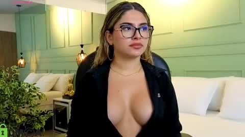 Kat online show from November 2025 11:55:02 AM