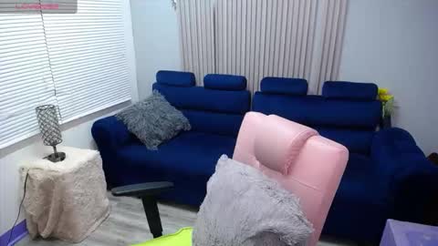 kate_lawrence_ online show from November 2025 03:55:01 PM