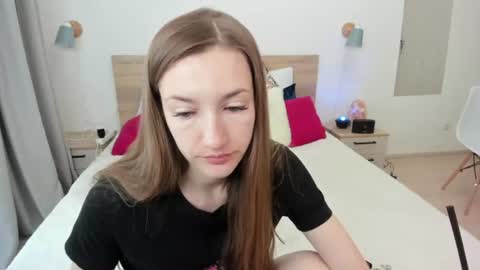 Snapshot of kate_redgar chatting on June 2026 02:39:01 PM kate_redgar online show from June 2026 02:39:01 PM