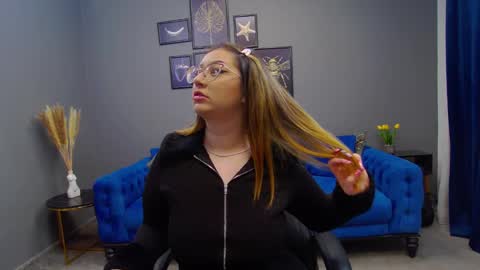 Snapshot of katewalker_ chatting on December 2024 06:57:02 PM Kate online show from December 2024 06:57:02 PM