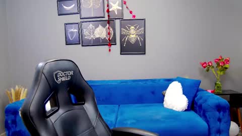 Snapshot of katewalker_ chatting on February 2025 09:14:01 PM Kate online show from February 2025 09:14:01 PM