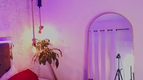 Snapshot of kathira_londres chatting on June 2026 01:04:02 PM Sofia online show from June 2026 01:04:02 PM