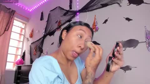 Katia online show from October 2025 04:52:02 PM