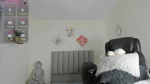 Katia  online show from October 2025 11:20:02 AM