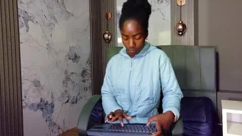 Katia online show from December 2025 11:19:01 AM