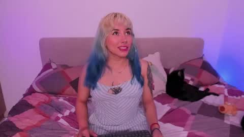 katia sofia cuper online show from April 2026 11:29:01 PM