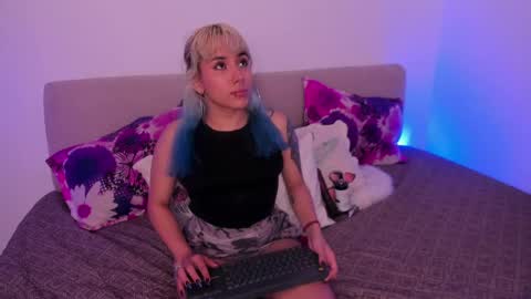 katia sofia cuper online show from April 2026 03:13:02 AM