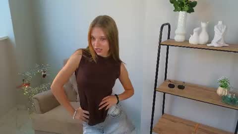 Snapshot of katie_hawkins chatting on July 2026 11:27:01 AM Mary online show from July 2026 11:27:01 AM