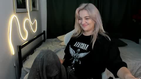 Snapshot of katiebabys chatting on February 2026 06:39:01 PM Katie online show from February 2026 06:39:01 PM