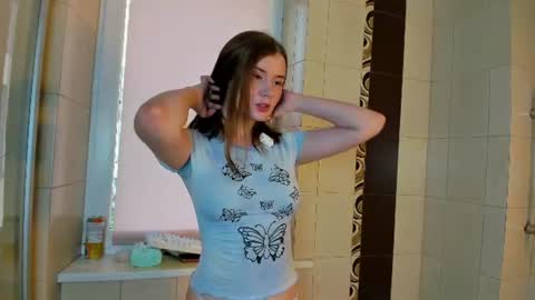 Snapshot of katiecarti chatting on July 2026 02:05:02 PM Katrina online show from July 2026 02:05:02 PM