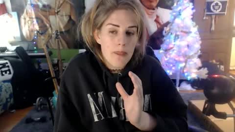 Snapshot of katiecutie_5 chatting on January 2025 07:20:01 AM Katie online show from January 2025 07:20:01 AM