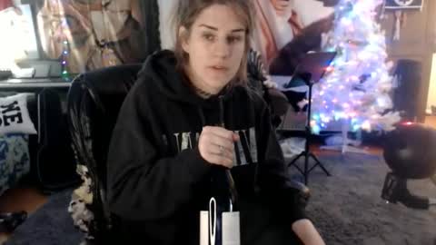 Snapshot of katiecutie_5 chatting on January 2025 07:24:01 AM Katie online show from January 2025 07:24:01 AM