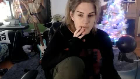 Snapshot of katiecutie_5 chatting on January 2025 04:41:01 AM Katie online show from January 2025 04:41:01 AM