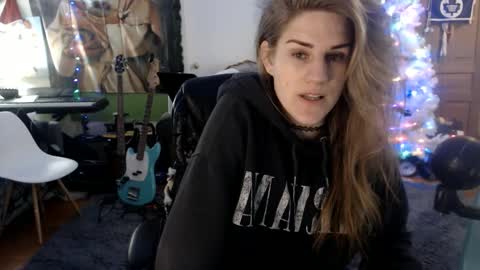 Snapshot of katiecutie_5 chatting on February 2025 04:03:01 AM Katie online show from February 2025 04:03:01 AM