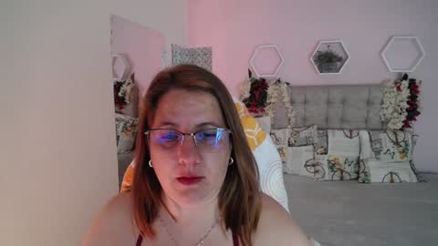 Snapshot of katiee_jones_ chatting on January 2025 04:04:01 PM Katherine online show from January 2025 04:04:01 PM