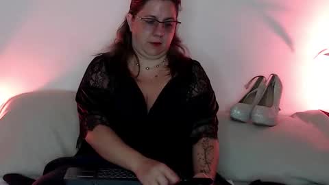 Snapshot of katiee_jones_ chatting on October 2025 10:16:02 AM Katherine online show from October 2025 10:16:02 AM