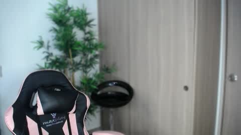 Katie Jane online show from December 2025 02:26:01 PM