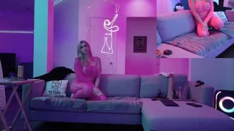 Snapshot of katiekampbell chatting on April 2026 02:50:02 AM katiekampbell online show from April 2026 02:50:02 AM