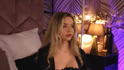 KatJolie online show from December 2025 09:35:01 PM