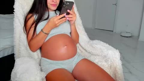 Snapshot of katrin_fit chatting on October 2025 12:06:02 PM Katrin online show from October 2025 12:06:02 PM