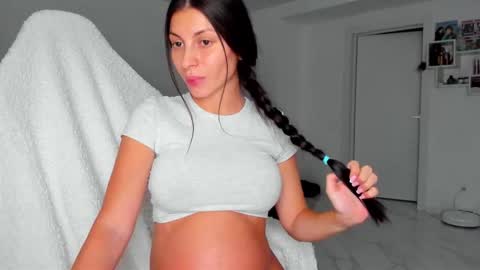 Snapshot of katrin_fit chatting on October 2025 12:30:01 PM Katrin online show from October 2025 12:30:01 PM