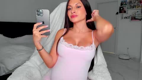 Snapshot of katrin_fit chatting on November 2025 02:17:01 PM Katrin online show from November 2025 02:17:01 PM